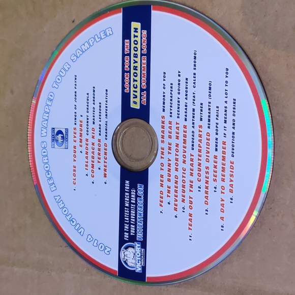 Victory records 2014 Vans warped tour sampler - Picture 2 of 4